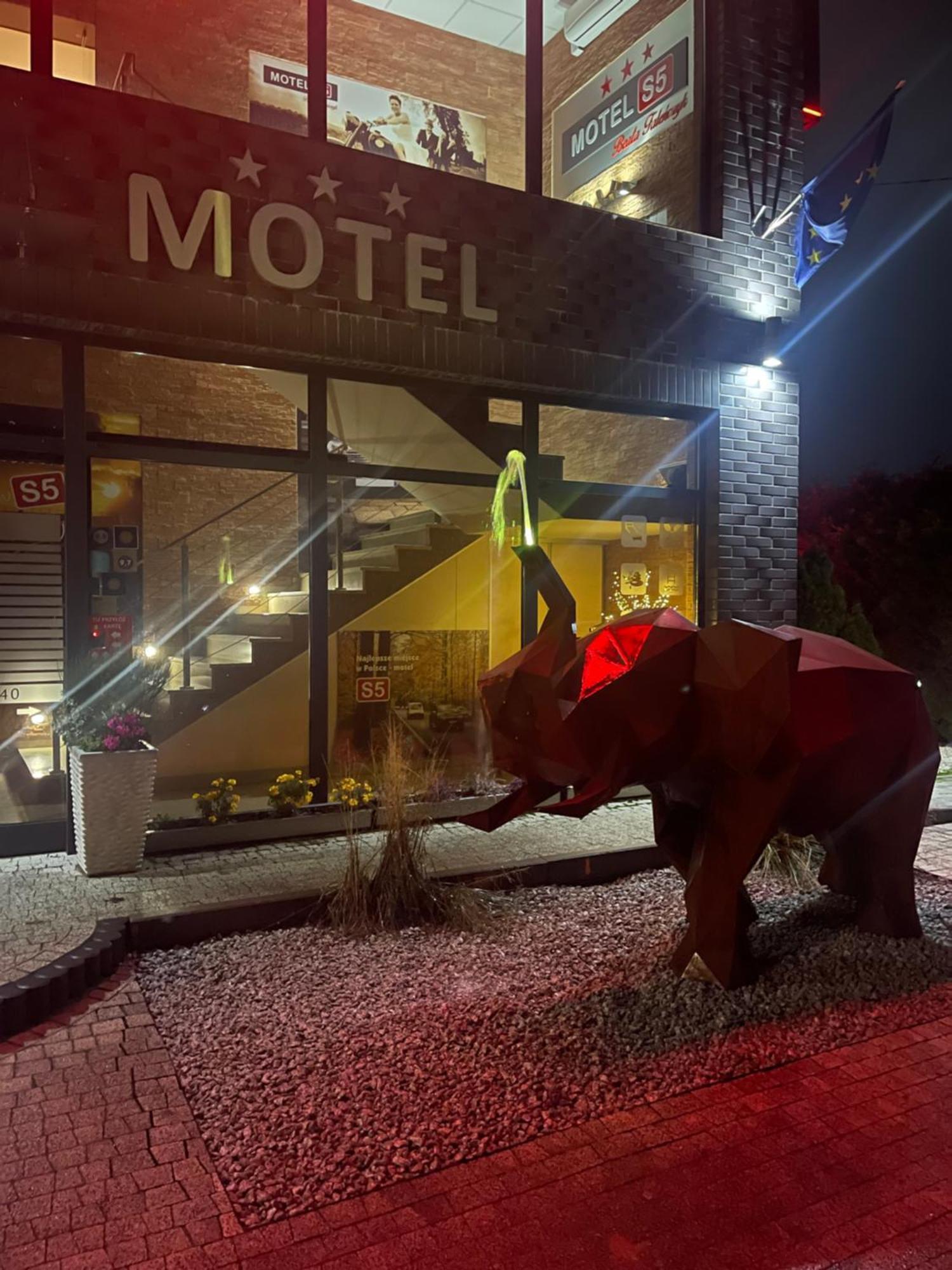 Motel S5 Zbrachlin 外观 照片